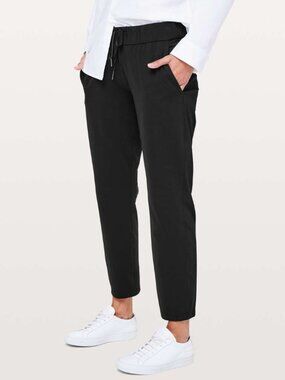 LULULEMON On The Fly Luxtreme Cropped Ankle 25” Athleisure Travel Pants size 2